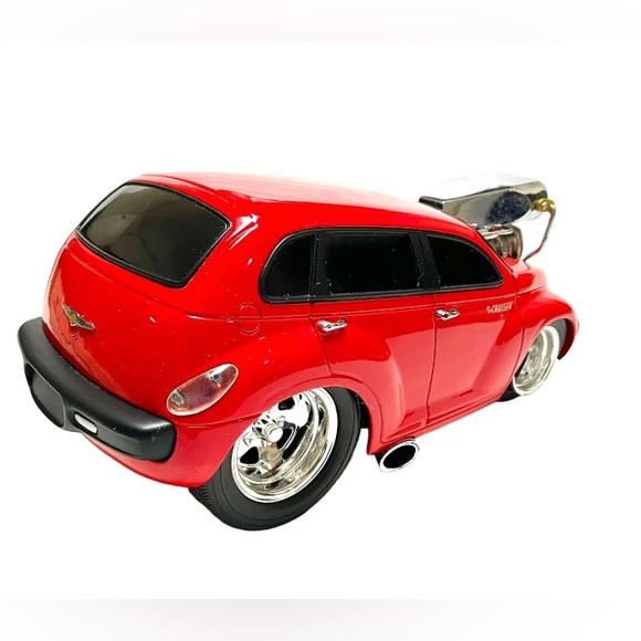 Vintage 2001 Funline Red PT Cruiser Muscle Machine Die-cast Car 1/18 - Picture 4 of 10